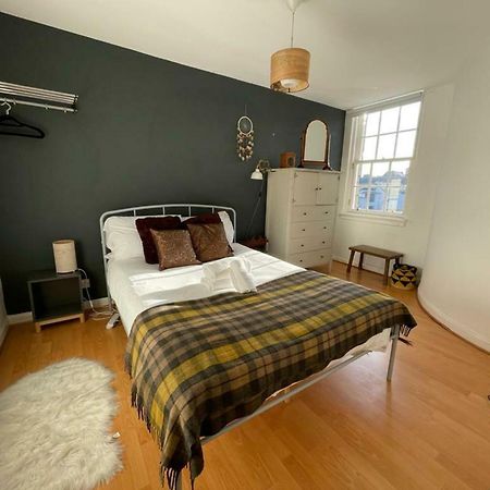 Charming 3 Bedroom Apartment In The Heart Of Vibrant Old Town Edinburgh Ngoại thất bức ảnh