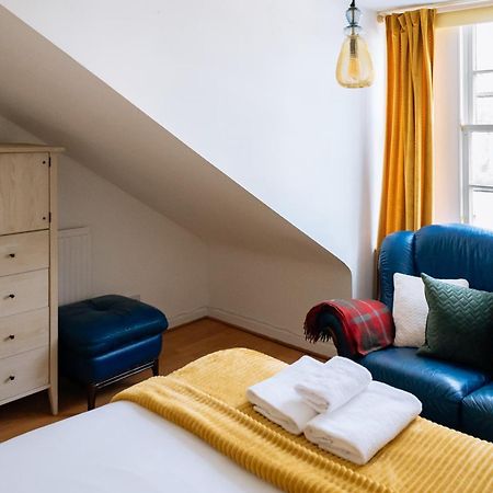 Charming 3 Bedroom Apartment In The Heart Of Vibrant Old Town Edinburgh Ngoại thất bức ảnh