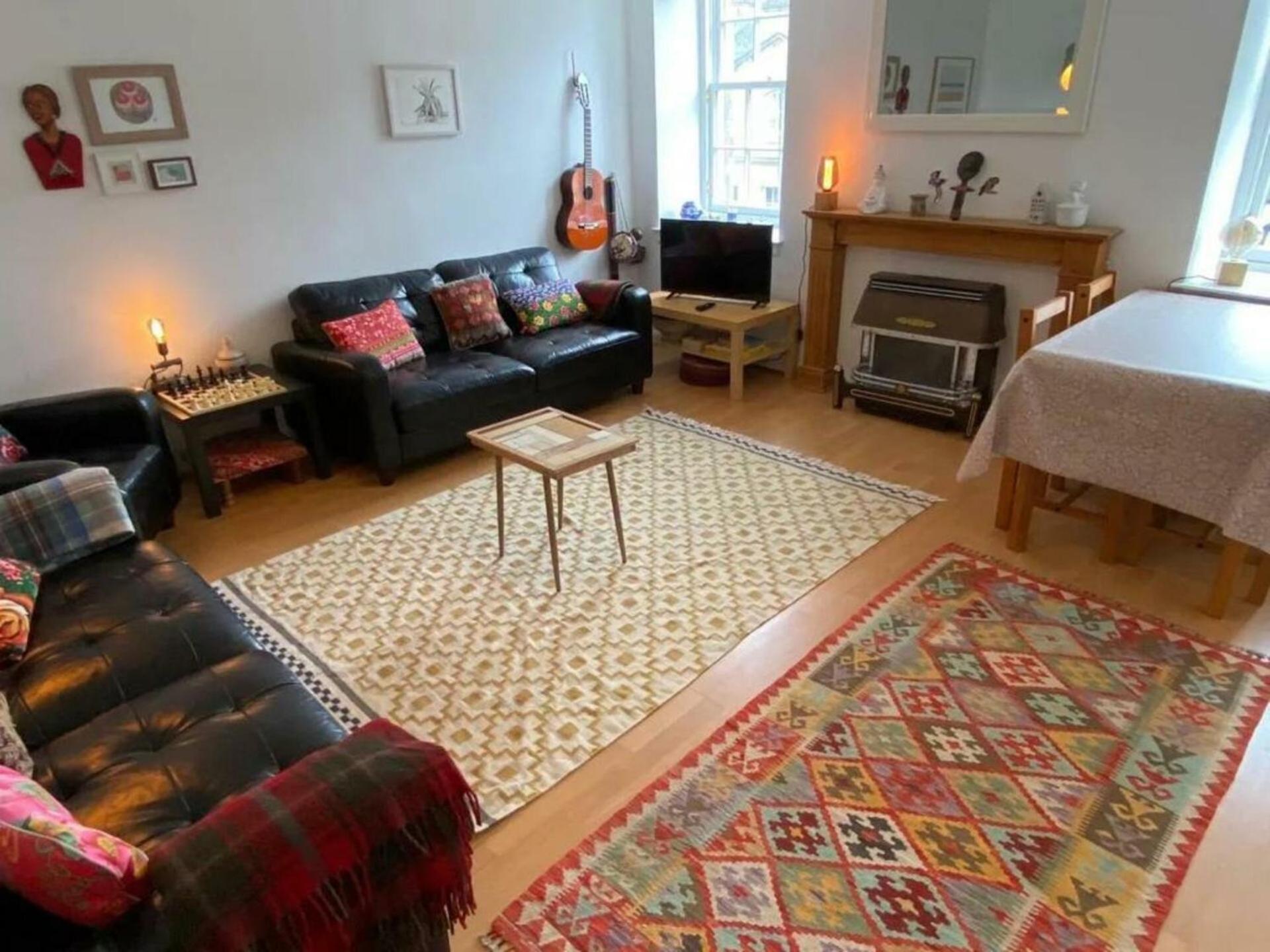 Charming 3 Bedroom Apartment In The Heart Of Vibrant Old Town Edinburgh Ngoại thất bức ảnh